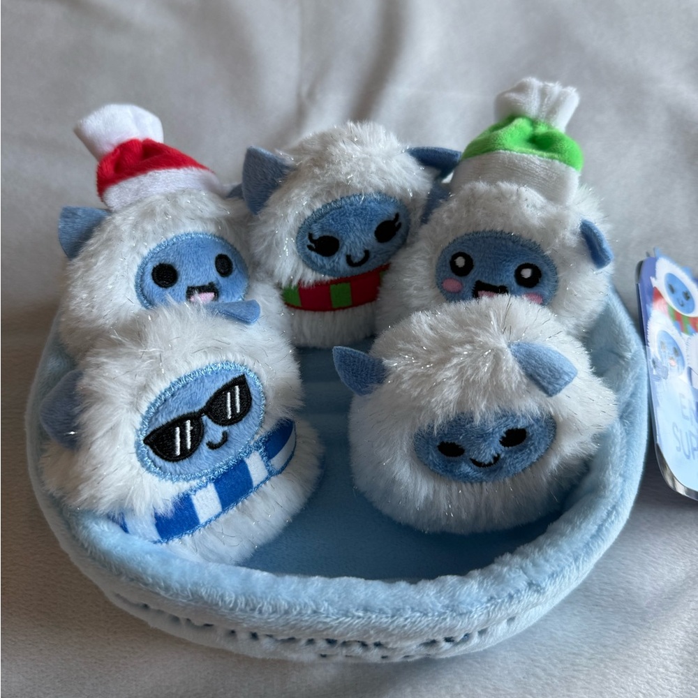 Emotional Support Yetis NWT